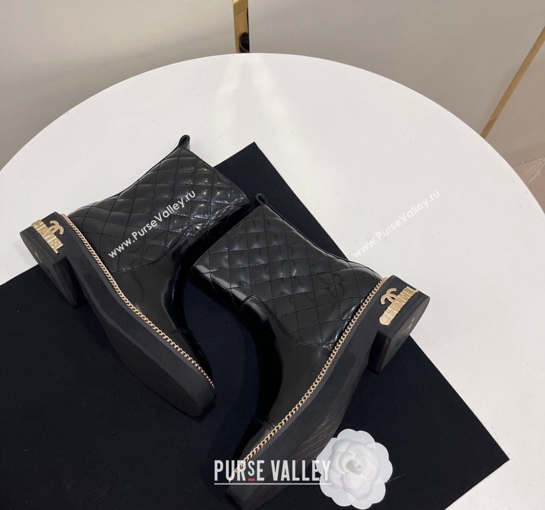 Chanel Shiny Quilted Calfskin Ankle Boots with Chain and Logo Black 2024 072201 (KL-240722005)