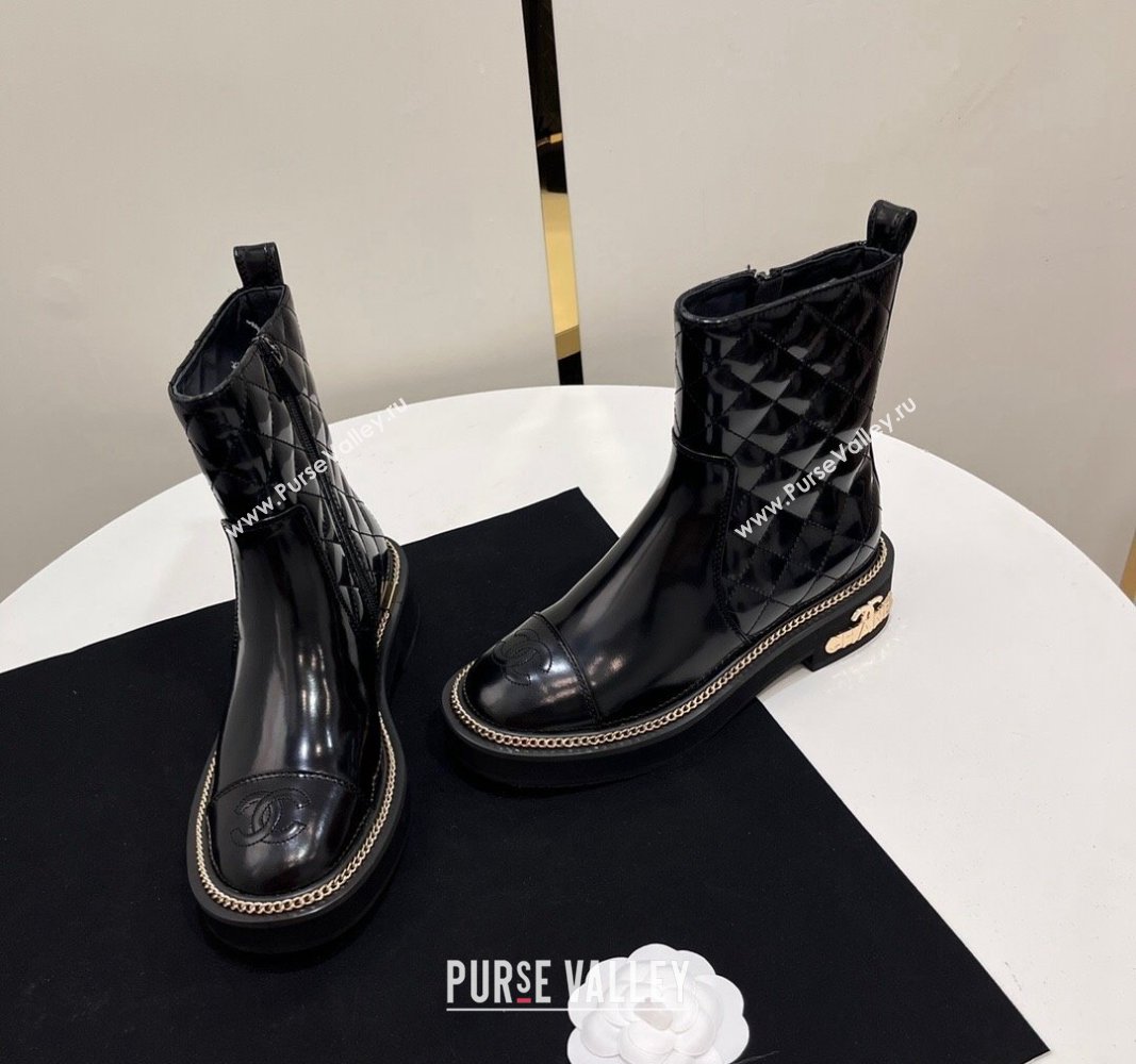 Chanel Shiny Quilted Calfskin Ankle Boots with Chain and Logo Black 2024 072201 (KL-240722005)