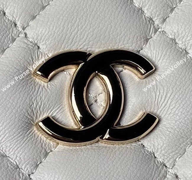 Chanel Shiny Lambskin Clutch with Chain and Top Handle White 2024 AP3354 (yezi-240808013)