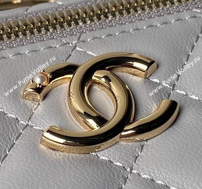 Chanel Lambskin Clutch with Chain and Pearls Top handle AP3956 Grey 2024 (yezi-240808042)