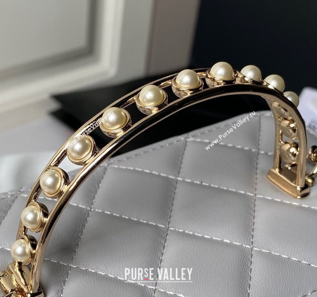 Chanel Lambskin Clutch with Chain and Pearls Top handle AP3956 Grey 2024 (yezi-240808042)