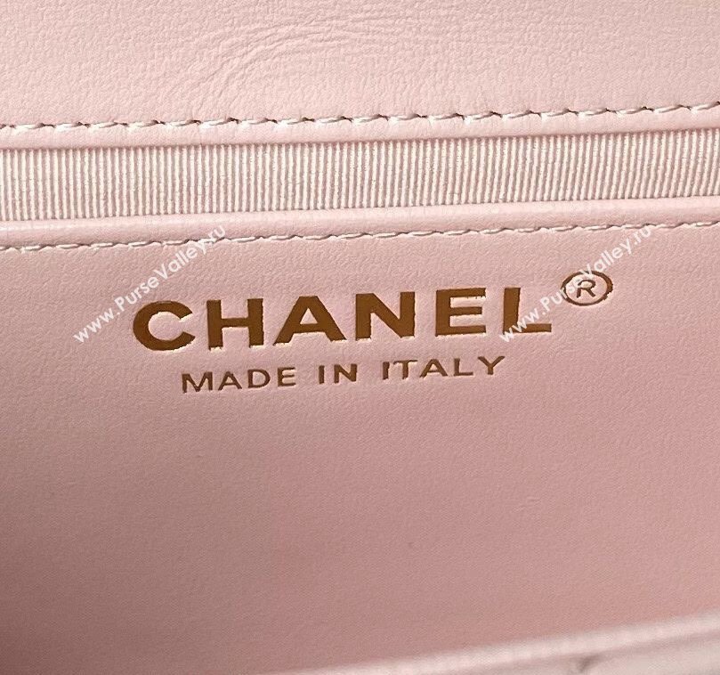 Chanel Shiny Lambskin Mini Bag with Chain Light Pink 2024 AS4972 (yezi-240808052)