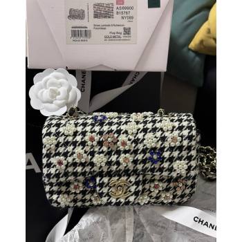 Chanel Embroidered Tweed Mini Classic Flap Bag with Pearl Bloom A69900 White/Black 2024 (yezi-240808022)