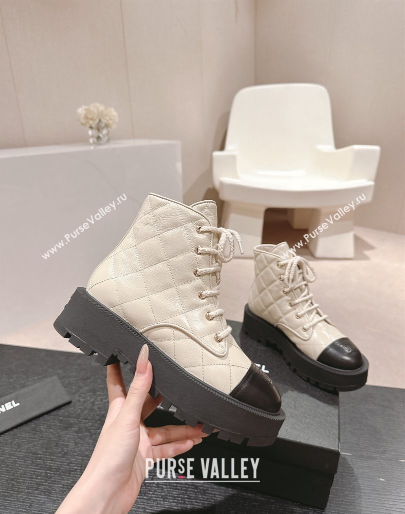 Chanel Quilted Calfskin Platform Lace up Ankle Boots White 2024 CH081632 (MD-240816133)