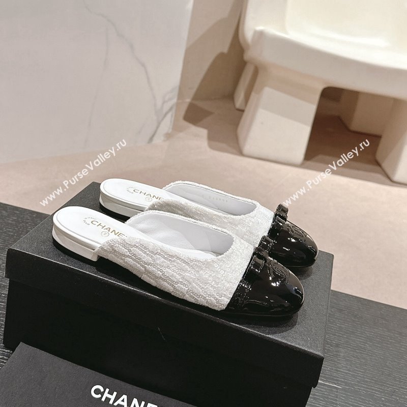 Chanel Tweed Patent Calfskin Flat Mules with Bow White/Black 2024 CH081708 (MD-240817043)