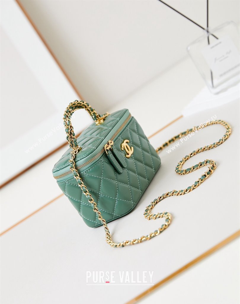 Chanel Lambskin Clutch with Chain and Top Handle AP4168 Light Green 2024 (yezi-240830016)