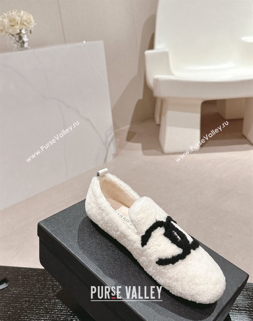 Chanel Wool Fur Flat CC Loafers White 2024 CH091003 (MD-240910010)