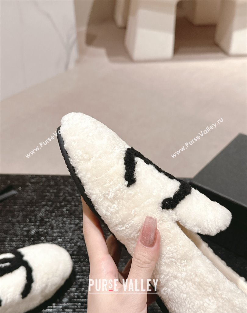 Chanel Wool Fur Flat CC Loafers White 2024 CH091003 (MD-240910010)