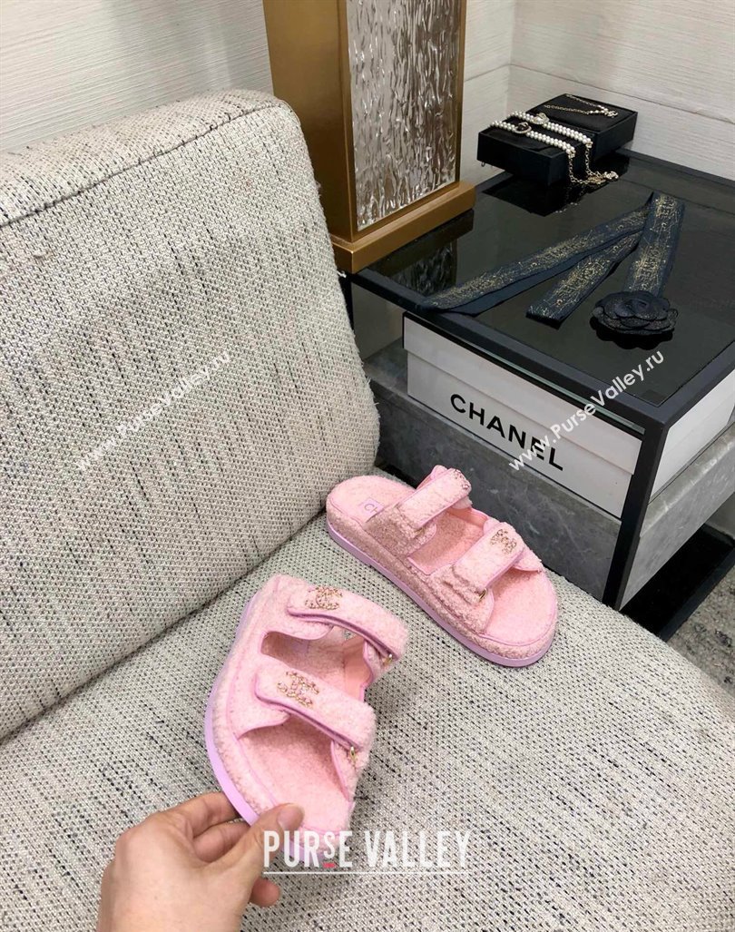 Chanel Fur Flat Strap Slides Sandal with Chain CC Light Pink 2024 CH091009 (MD-240910038)