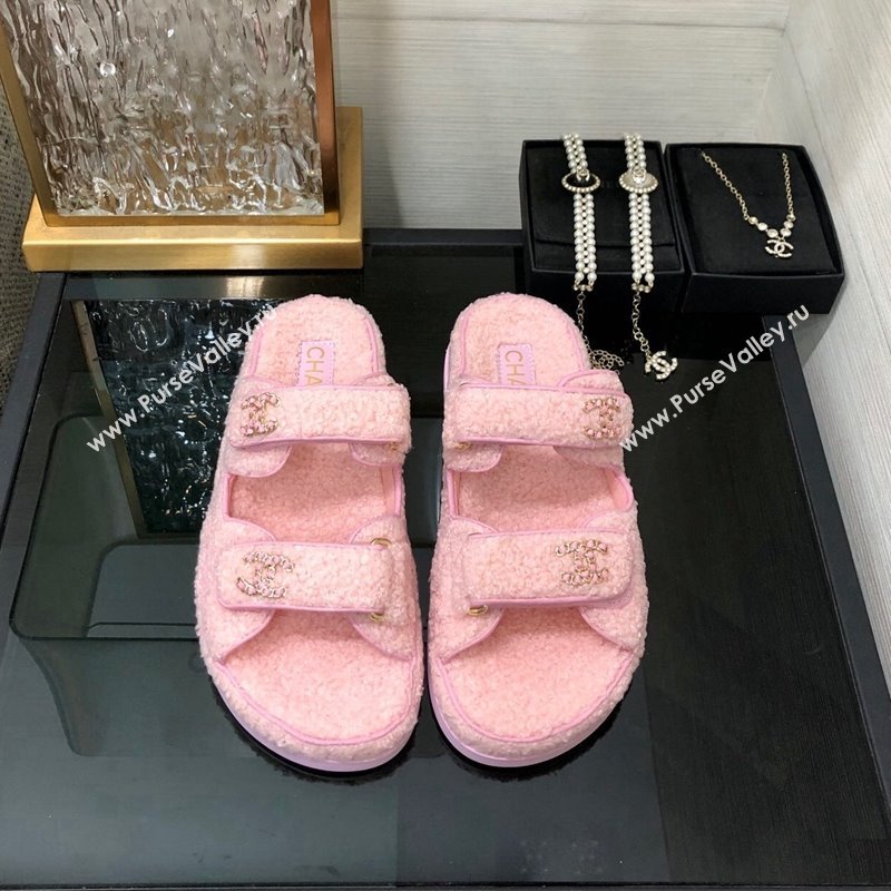 Chanel Fur Flat Strap Slides Sandal with Chain CC Light Pink 2024 CH091009 (MD-240910038)