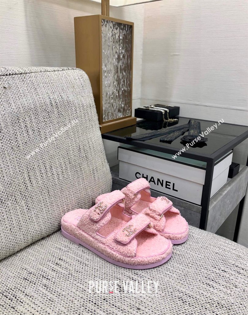 Chanel Fur Flat Strap Slides Sandal with Chain CC Light Pink 2024 CH091009 (MD-240910038)