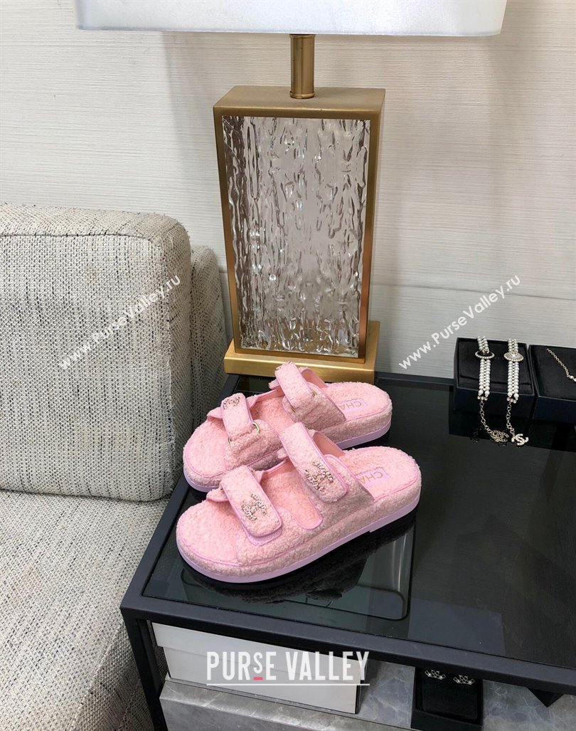 Chanel Fur Flat Strap Slides Sandal with Chain CC Light Pink 2024 CH091009 (MD-240910038)