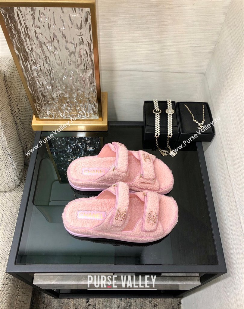 Chanel Fur Flat Strap Slides Sandal with Chain CC Light Pink 2024 CH091009 (MD-240910038)