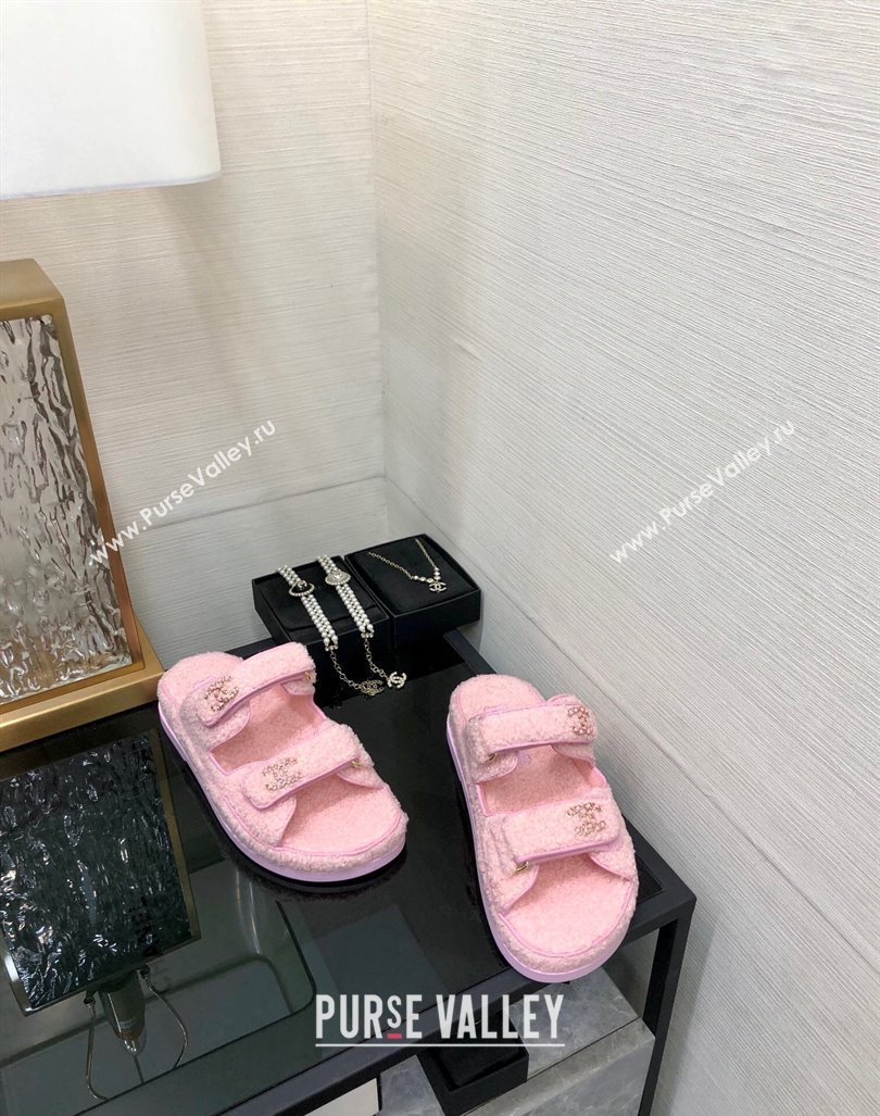 Chanel Fur Flat Strap Slides Sandal with Chain CC Light Pink 2024 CH091009 (MD-240910038)