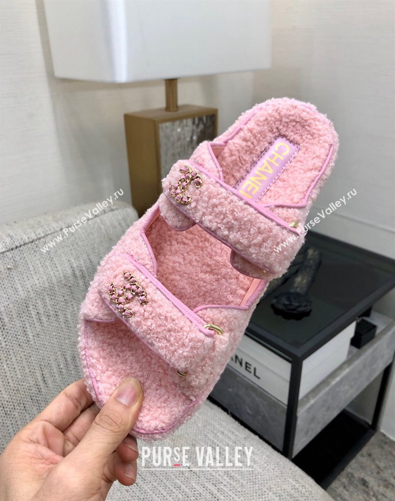 Chanel Fur Flat Strap Slides Sandal with Chain CC Light Pink 2024 CH091009 (MD-240910038)