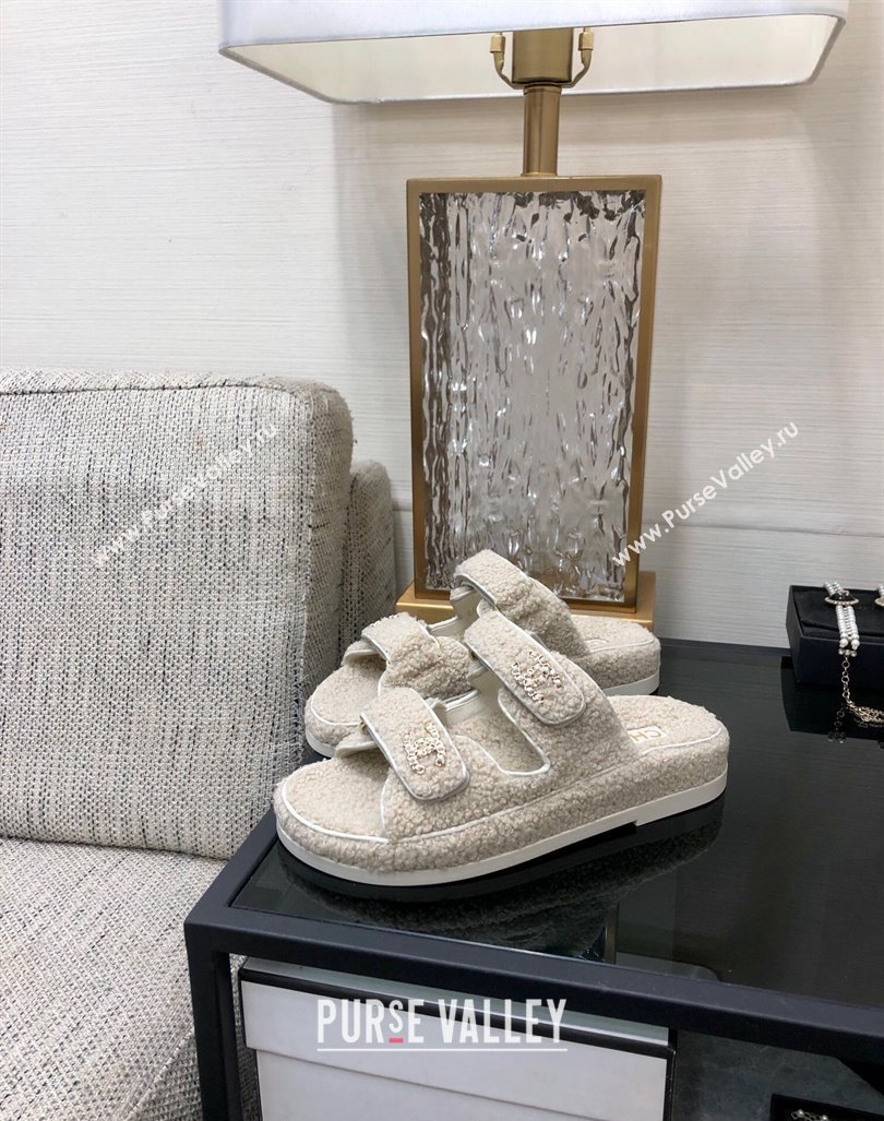 Chanel Fur Flat Strap Slides Sandal with Chain CC light Beige 2024 CH091009 (MD-240910040)