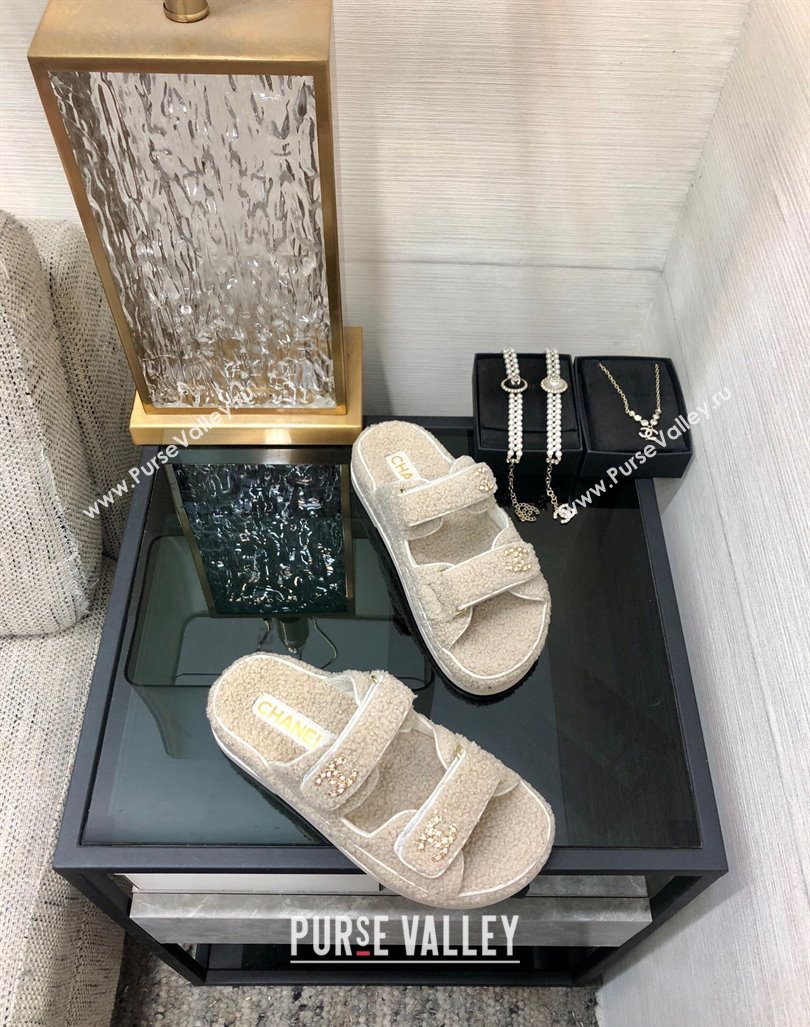 Chanel Fur Flat Strap Slides Sandal with Chain CC light Beige 2024 CH091009 (MD-240910040)