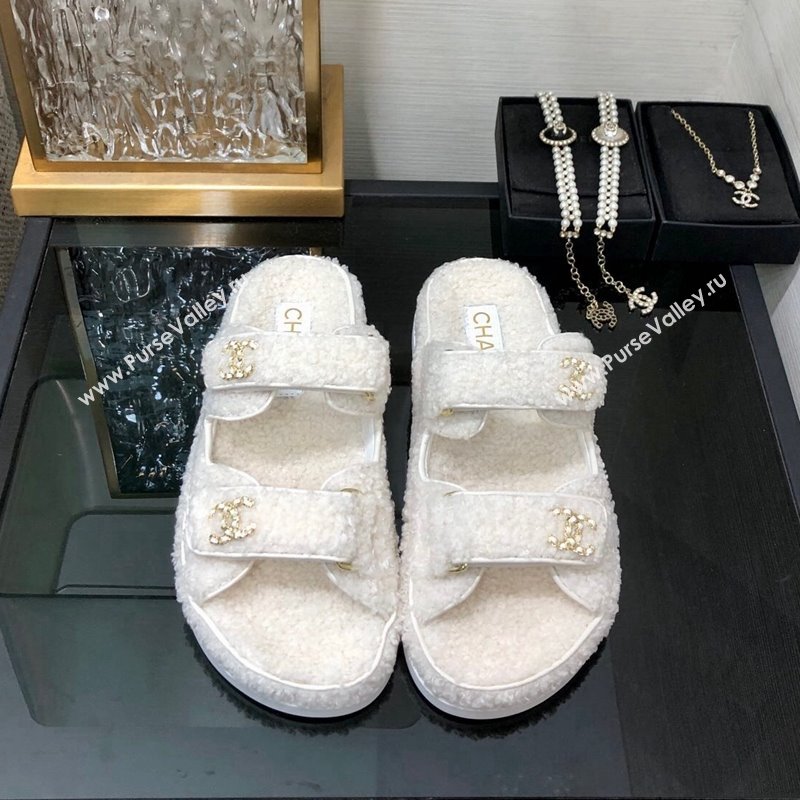 Chanel Fur Flat Strap Slides Sandal with Chain CC White 2024 CH091009 (MD-240910042)