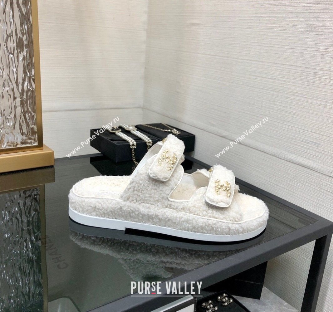 Chanel Fur Flat Strap Slides Sandal with Chain CC White 2024 CH091009 (MD-240910042)