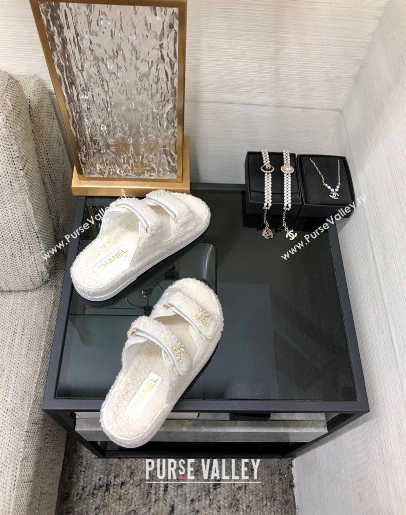 Chanel Fur Flat Strap Slides Sandal with Chain CC White 2024 CH091009 (MD-240910042)