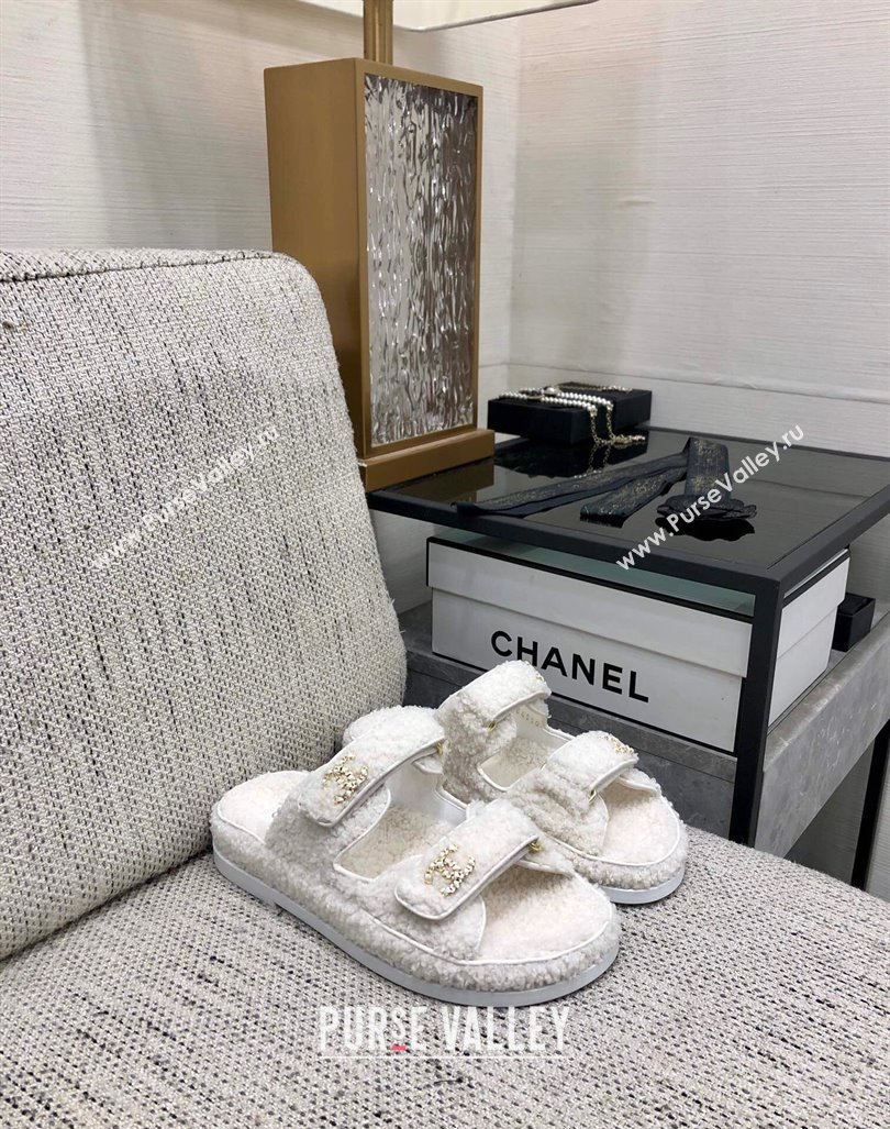 Chanel Fur Flat Strap Slides Sandal with Chain CC White 2024 CH091009 (MD-240910042)