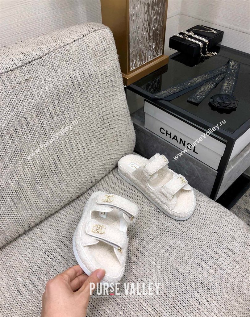 Chanel Fur Flat Strap Slides Sandal with Chain CC White 2024 CH091009 (MD-240910042)