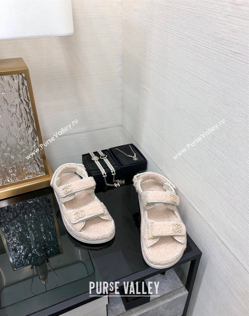 Chanel Fur Flat Strap Sandals with Chain CC Light Beige 2024 CH091009 (MD-240910048)