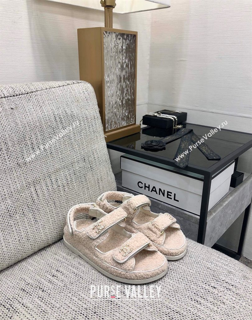 Chanel Fur Flat Strap Sandals with Chain CC Light Beige 2024 CH091009 (MD-240910048)