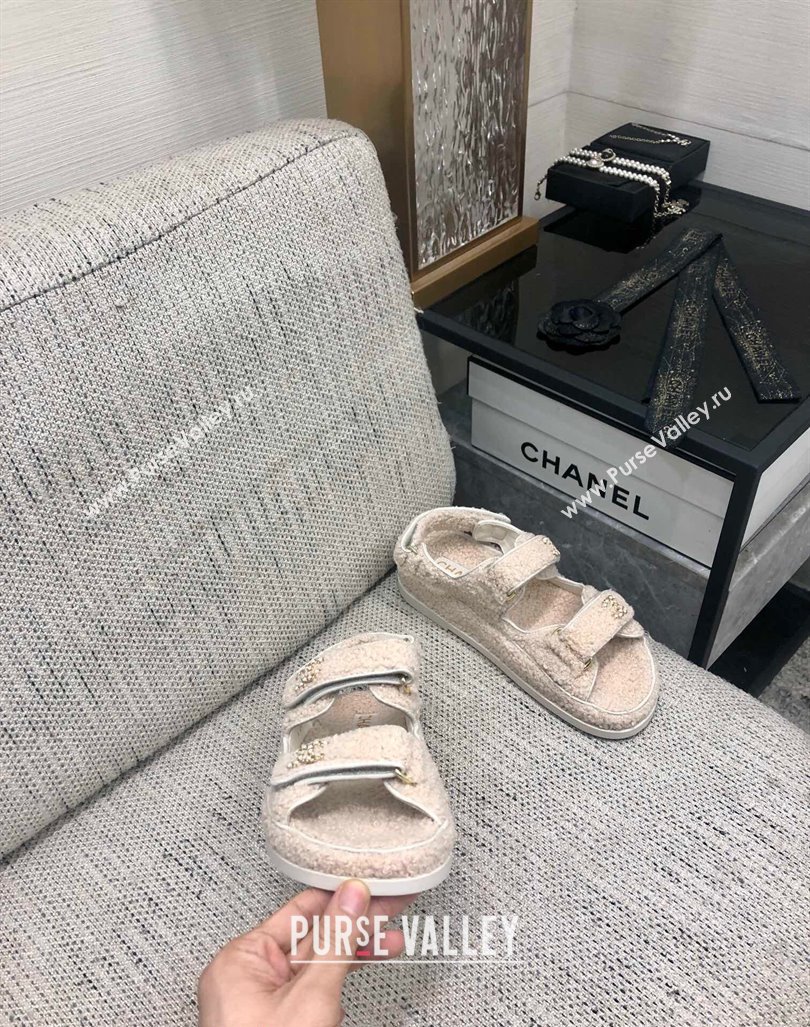 Chanel Fur Flat Strap Sandals with Chain CC Light Beige 2024 CH091009 (MD-240910048)