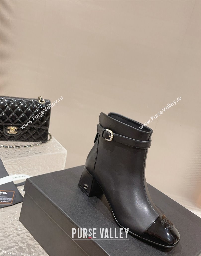 Chanel Calfskin Patent Heel Ankle Boots with Pearls Buckle Black 2024 CH090801 (MD-240909035)