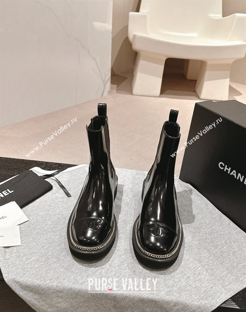 Chanel Patent Calfskin Elastic Ankle Boots with Logo Stud and Chain Black 2024 CH090904 (MD-240909058)