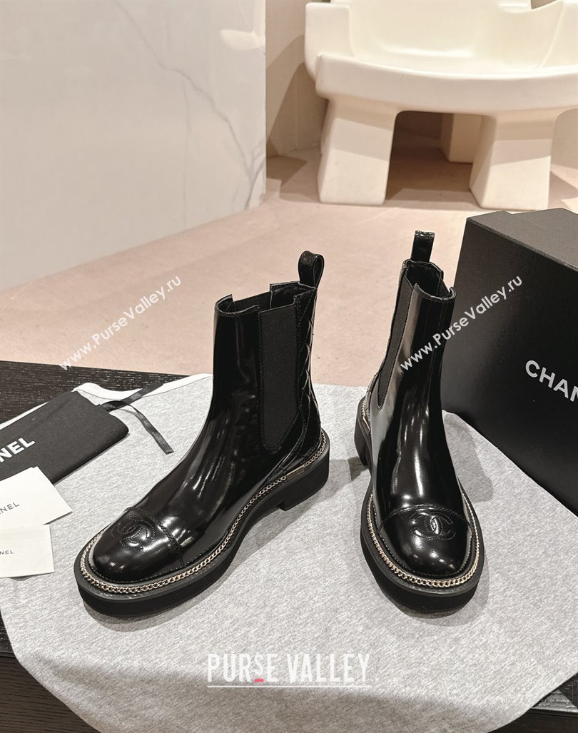 Chanel Patent Calfskin Elastic Ankle Boots with Logo Stud and Chain Black 2024 CH090904 (MD-240909058)