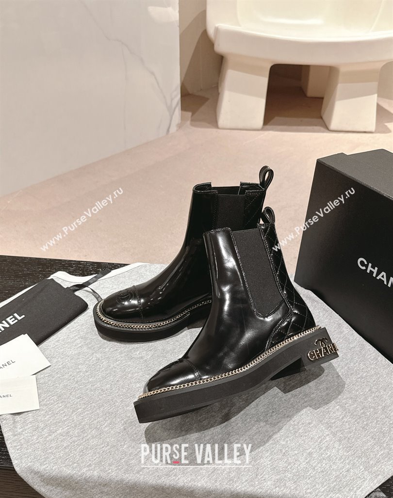 Chanel Patent Calfskin Elastic Ankle Boots with Logo Stud and Chain Black 2024 CH090904 (MD-240909058)