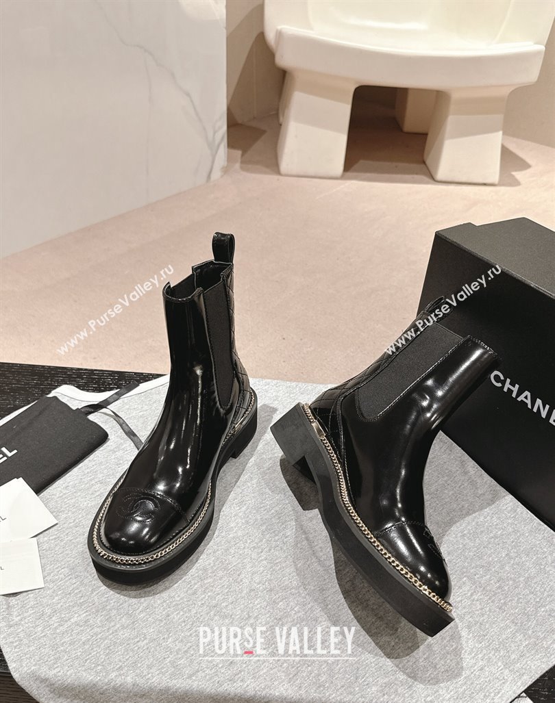 Chanel Patent Calfskin Elastic Ankle Boots with Logo Stud and Chain Black 2024 CH090904 (MD-240909058)