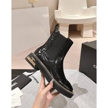 Chanel Patent Calfskin Elastic Ankle Boots with Logo Stud and Chain Black 2024 CH090904 (MD-240909058)