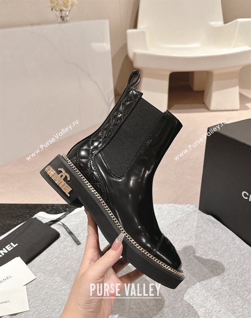 Chanel Patent Calfskin Elastic Ankle Boots with Logo Stud and Chain Black 2024 CH090904 (MD-240909058)