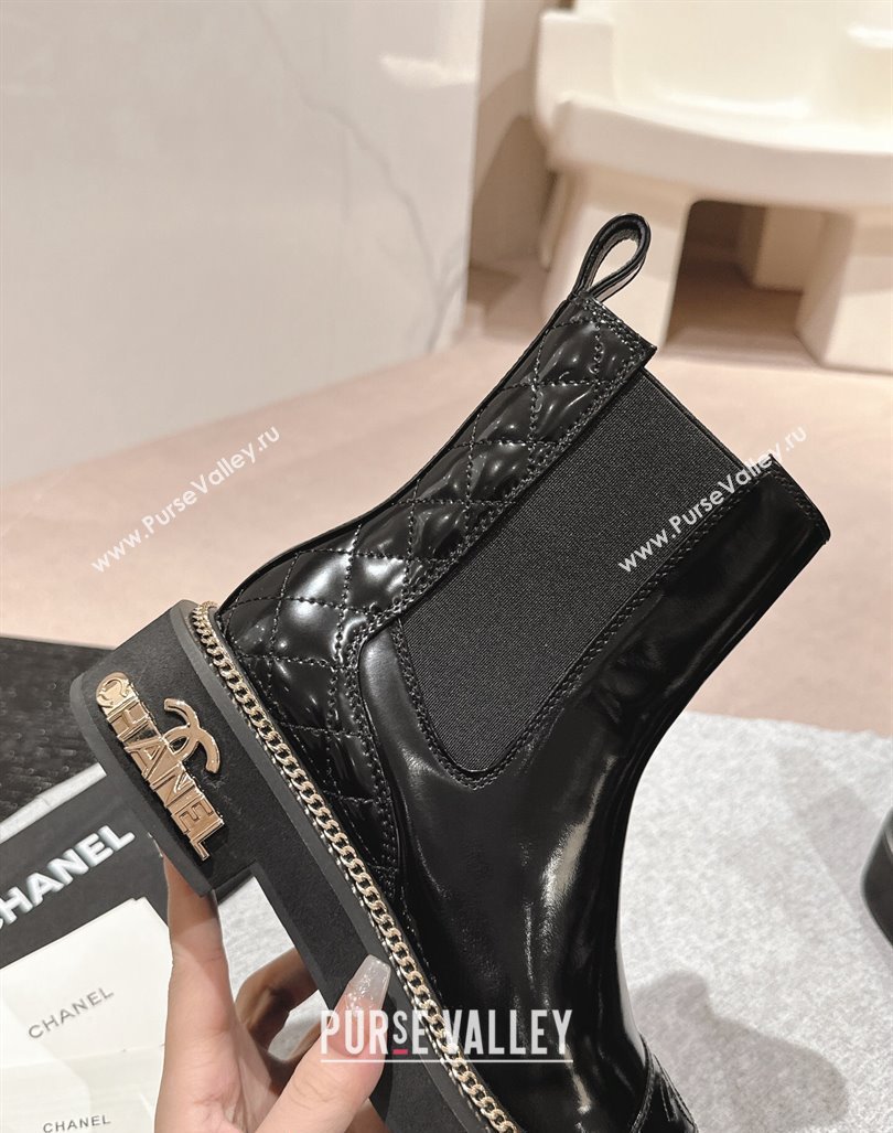 Chanel Patent Calfskin Elastic Ankle Boots with Logo Stud and Chain Black 2024 CH090904 (MD-240909058)