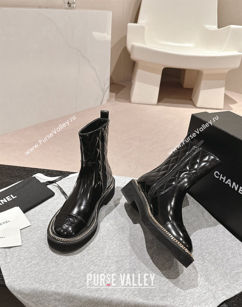 Chanel Patent Quilted Calfskin Ankle Boots with Logo Stud and Chain Black 2024 CH090904 (MD-240909057)