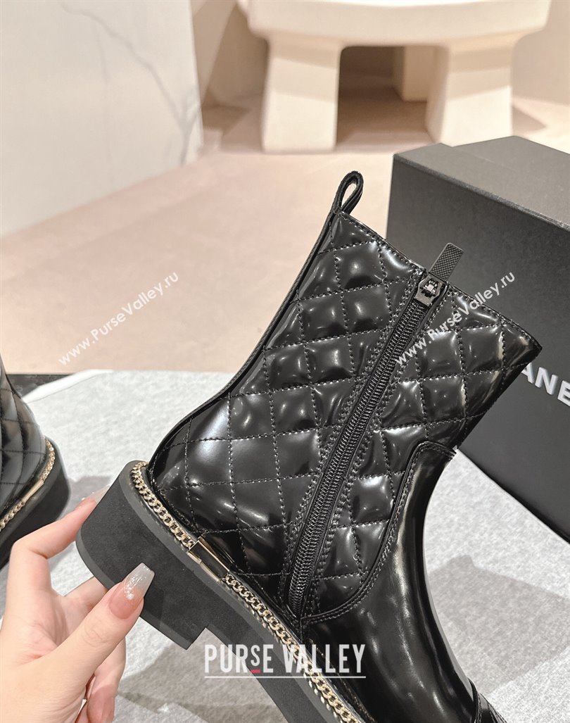 Chanel Patent Quilted Calfskin Ankle Boots with Logo Stud and Chain Black 2024 CH090904 (MD-240909057)