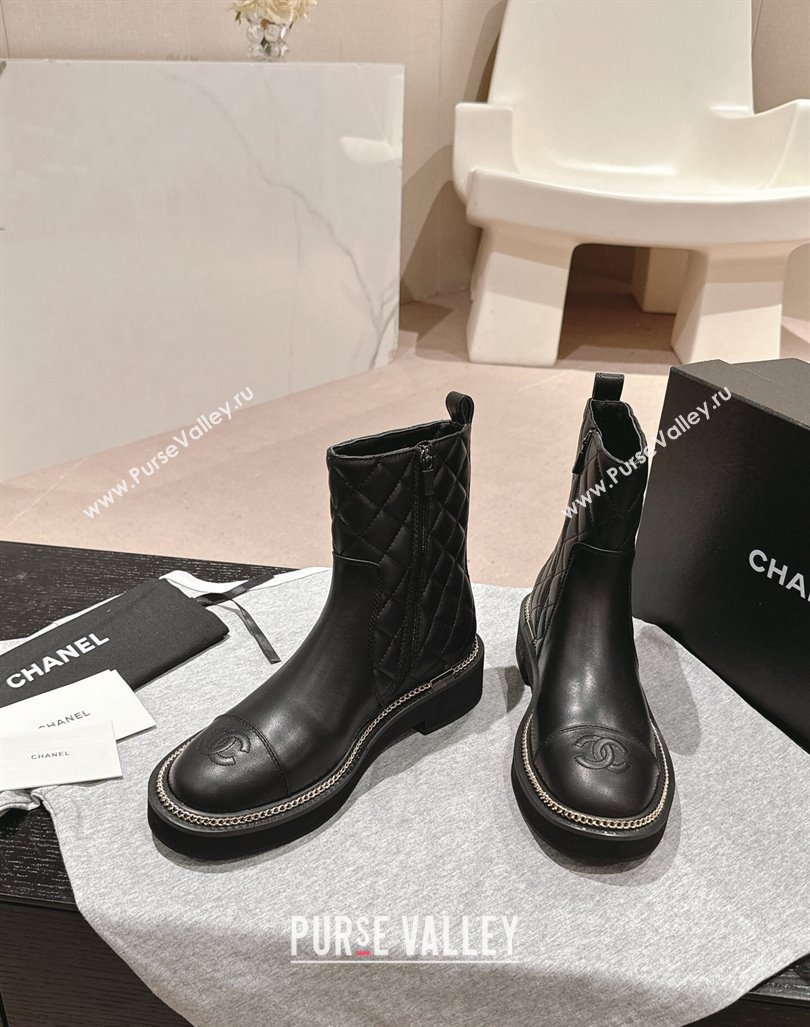 Chanel Quilted Calfskin Leather Ankle Boots with Logo Stud and Chain Black 2024 CH090904 (MD-240909059)