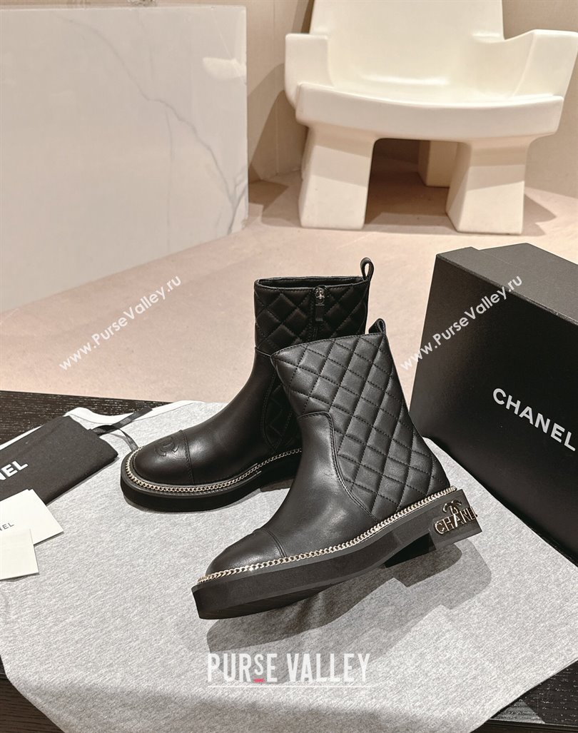 Chanel Quilted Calfskin Leather Ankle Boots with Logo Stud and Chain Black 2024 CH090904 (MD-240909059)