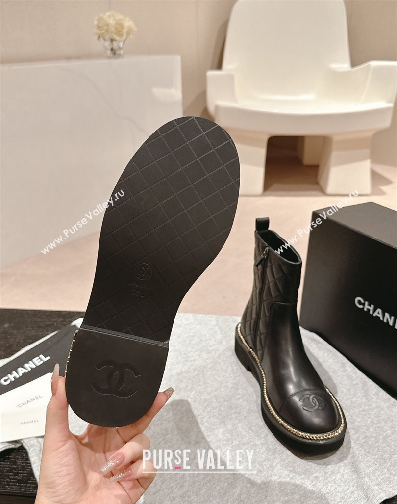 Chanel Quilted Calfskin Leather Ankle Boots with Logo Stud and Chain Black 2024 CH090904 (MD-240909059)