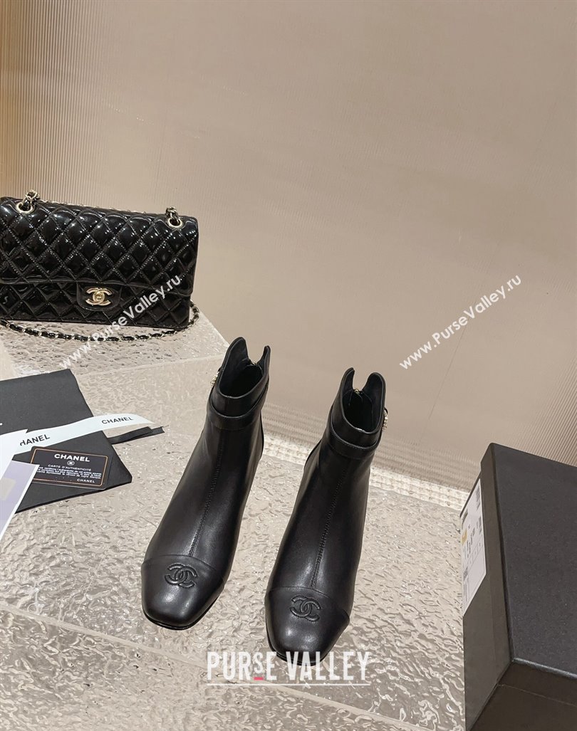 Chanel Calfskin Leather Heel Ankle Boots with Pearls Buckle Black 2024 CH090801 (MD-240909034)