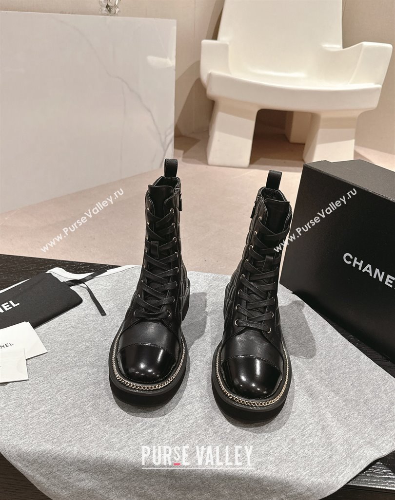 Chanel Quilted Calfskin lace-up Ankle Boots with Logo Stud and Chain Black 2024 CH090904 (MD-240909061)