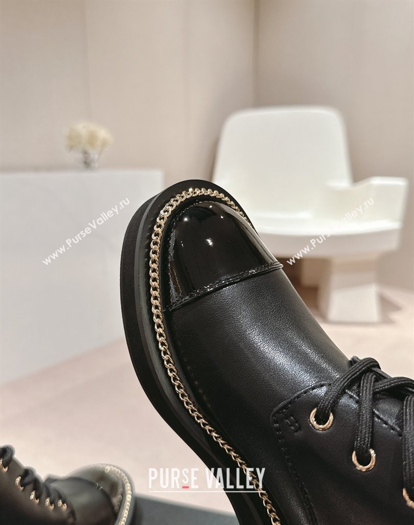 Chanel Smooth Calfskin Lace-up Ankle Boots with Logo Stud and Chain Black 2024 CH090904 (MD-240909065)