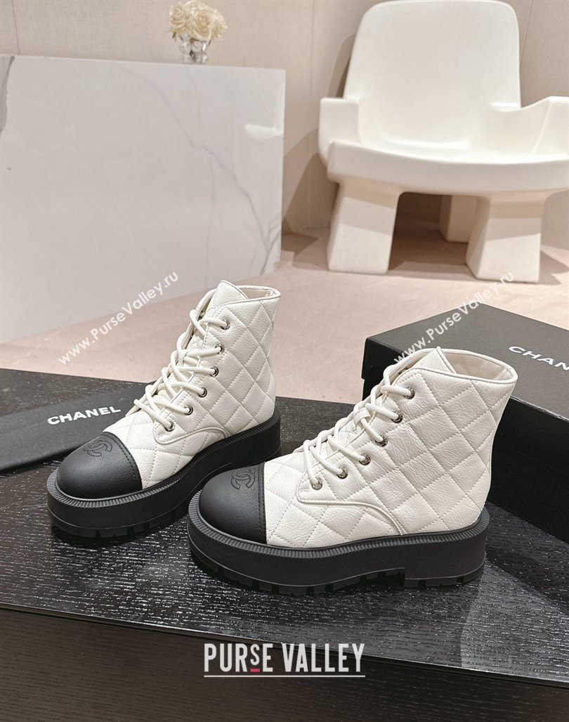 Chanel Quilted Aged Calfskin Lace-up Platform Ankle Boots White 2024 CH090905 (MD-240909073)