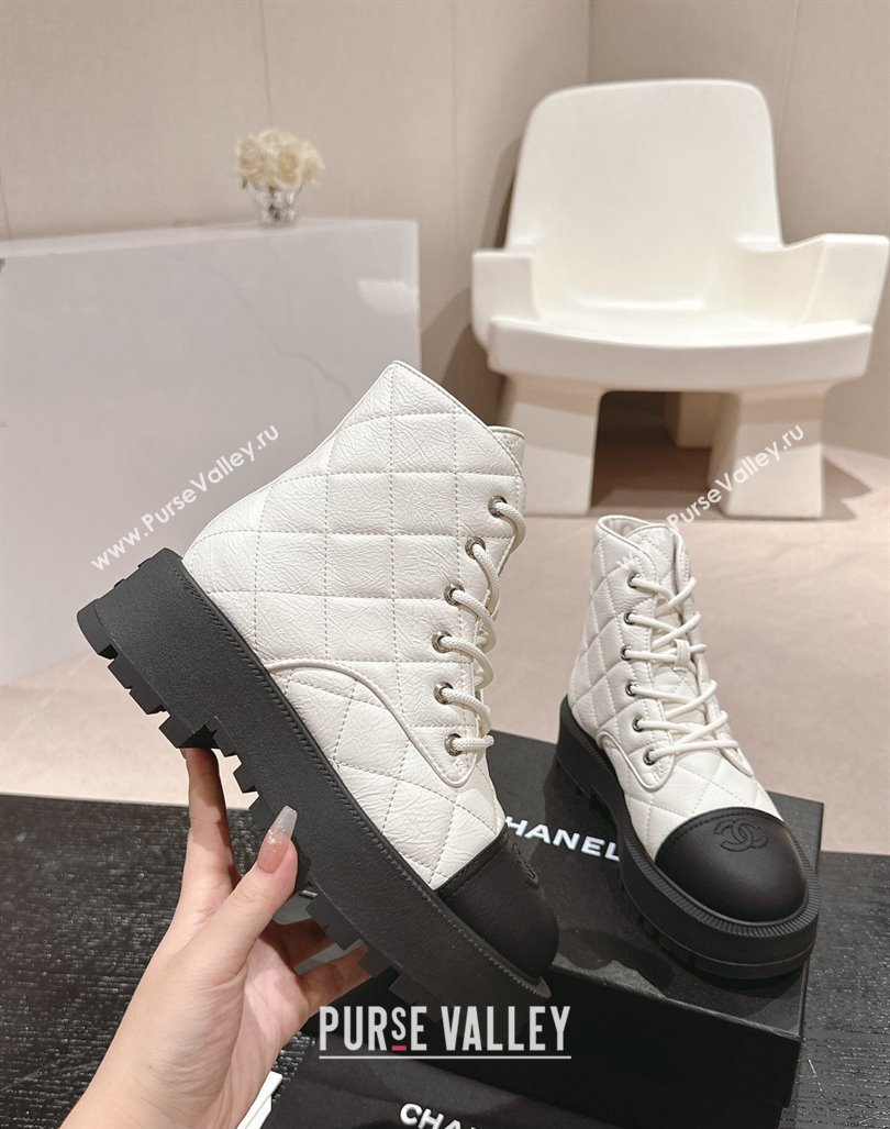 Chanel Quilted Aged Calfskin Lace-up Platform Ankle Boots White 2024 CH090905 (MD-240909073)