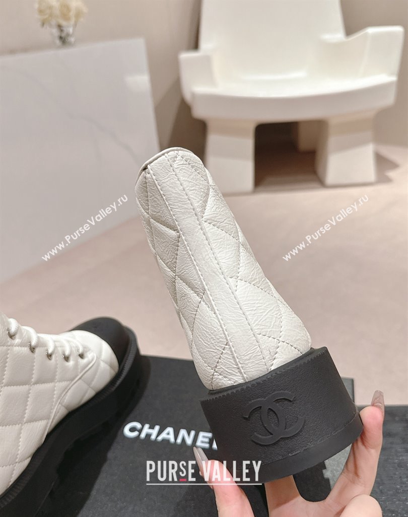 Chanel Quilted Aged Calfskin Lace-up Platform Ankle Boots White 2024 CH090905 (MD-240909073)