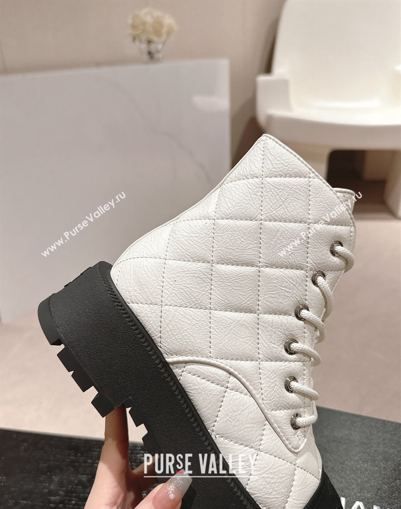 Chanel Quilted Aged Calfskin Lace-up Platform Ankle Boots White 2024 CH090905 (MD-240909073)