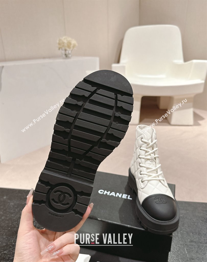 Chanel Quilted Aged Calfskin Lace-up Platform Ankle Boots White 2024 CH090905 (MD-240909073)